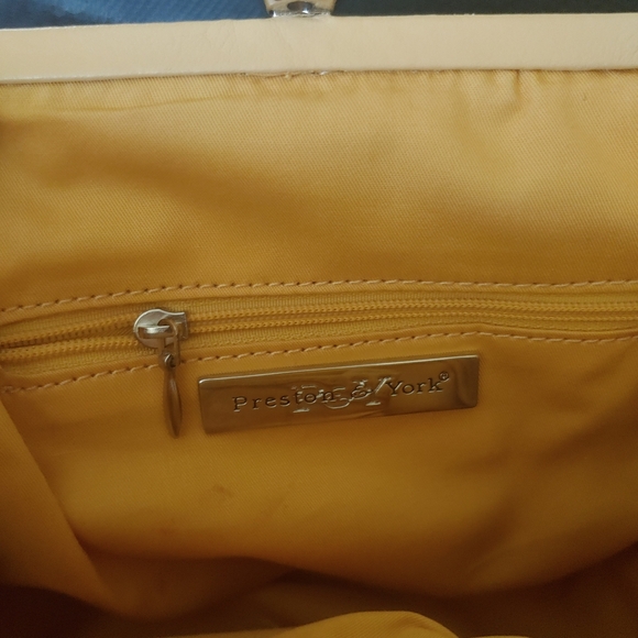 Preston&York Nude Leather Handbag - Picture 7 of 11